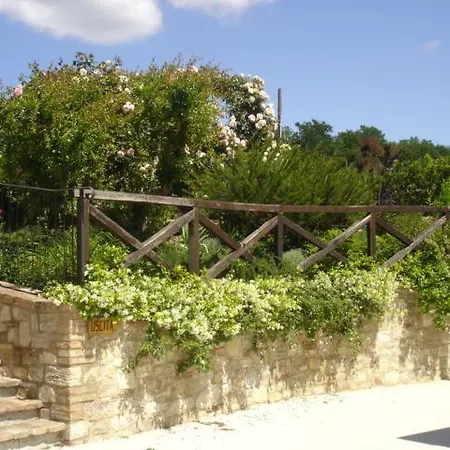 בית חווה Borgo Montecucco *
