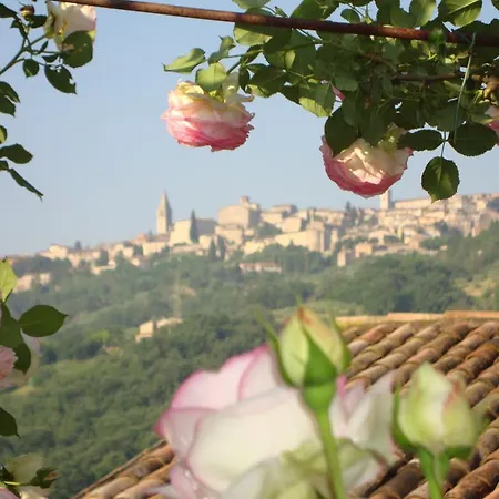 Κατάλυμα σε φάρμα Borgo Montecucco Τόντι