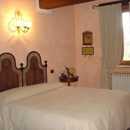 Borgo Montecucco בית חווה *