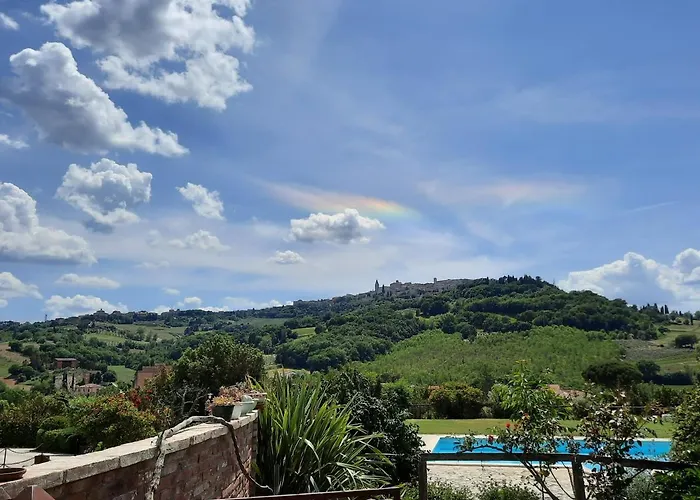 Borgo Montecucco Alloggio per agriturismo *